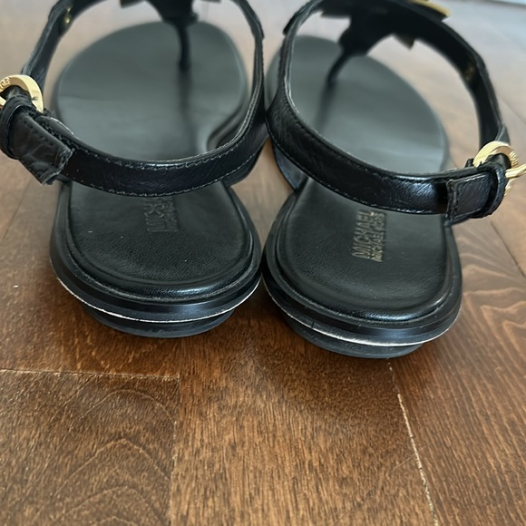 Michael Kors Heidi Floral Flat Thong Sandal Black size 7.5 - Picture 4 of 8